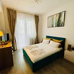 Metropole Apartments University Square